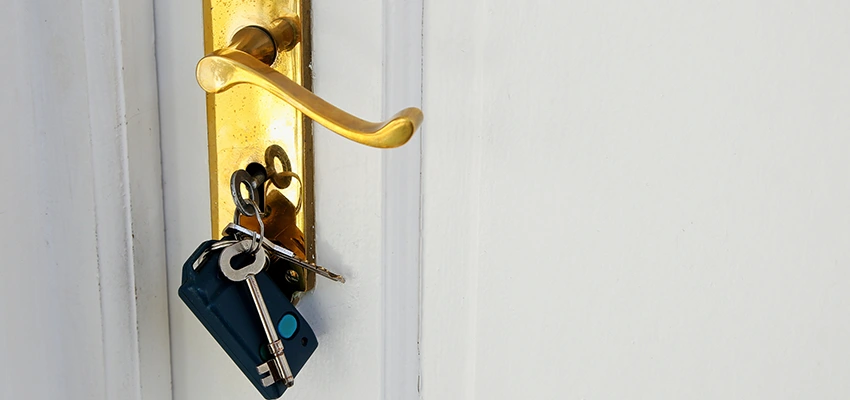 Broken Door Key Extraction in Hemet, CA